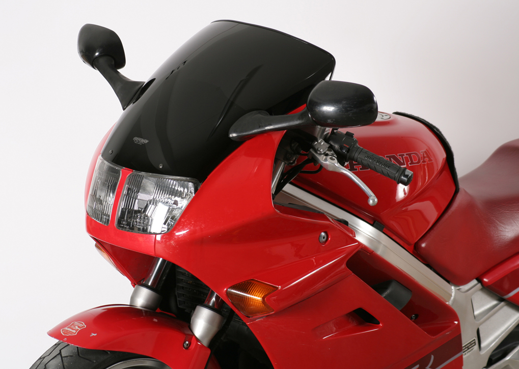 VFR 750 F RC 36 - Originally-shaped windshield "O"