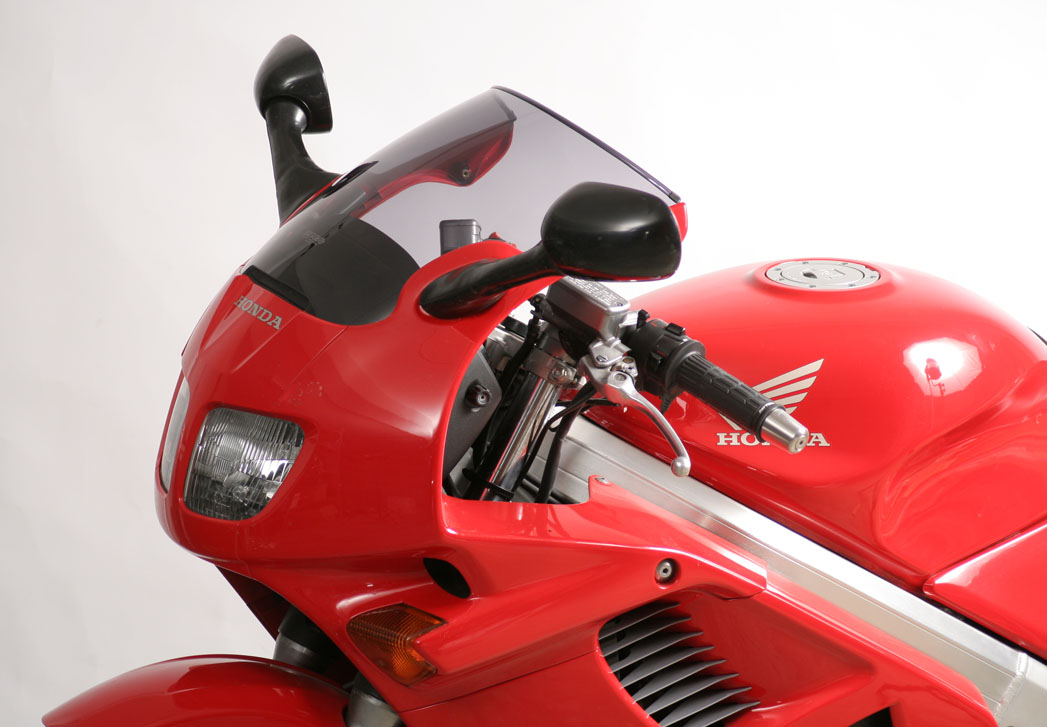 VFR 750 F RC 36 - Originally-shaped windshield "O"