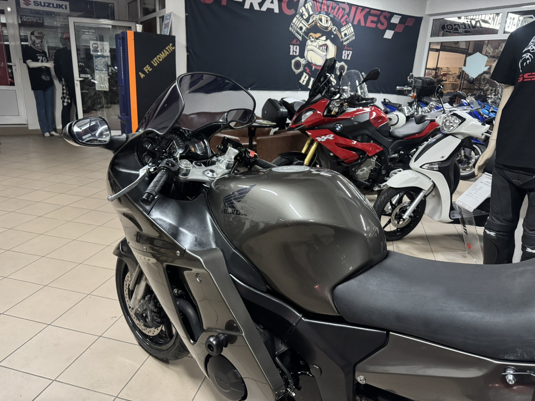 CBR 1100 XX